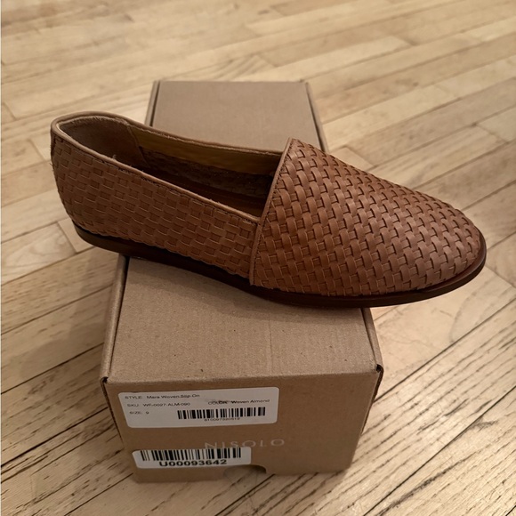 NIB: Nisolo Mara Leather Woven Slip-Ons in Almond, size 9 - Picture 4 of 8